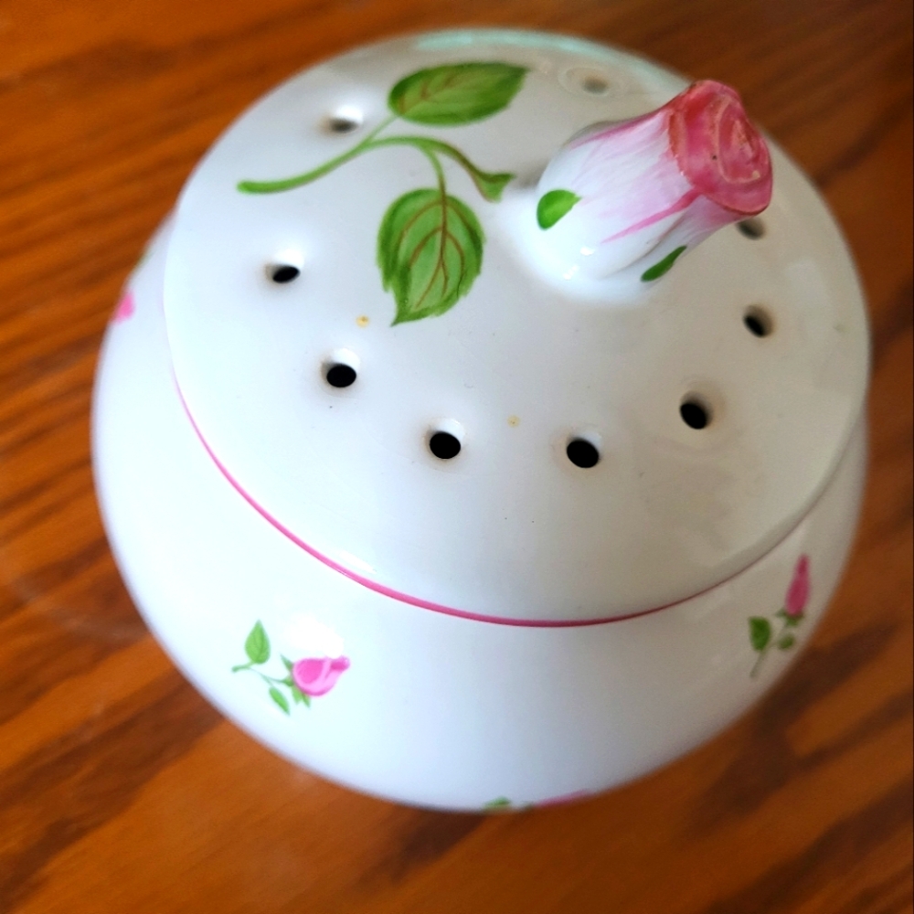Teleflora Covered Trinket Dish, Ventilated with Rosebud Handle For Potpourri